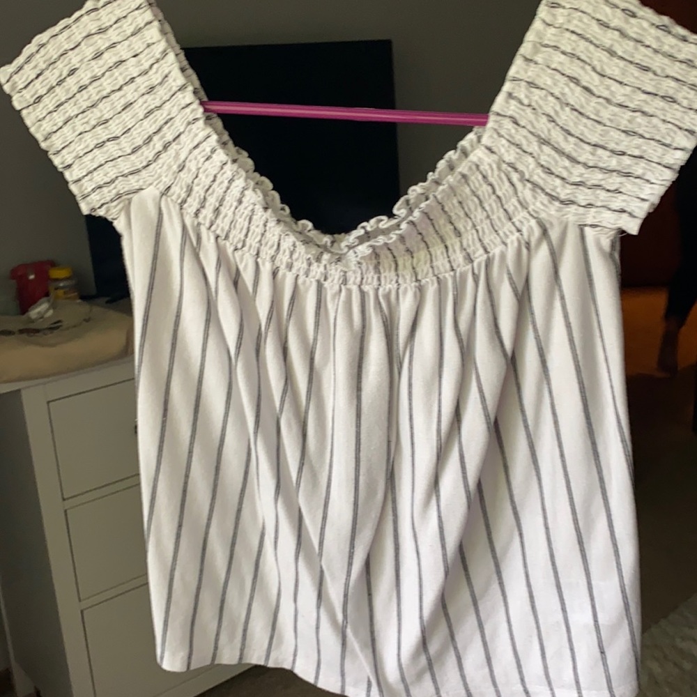 American Eagle White and Black Stripped Top